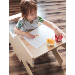 stolik z ławeczką do rysowania dla dziecka