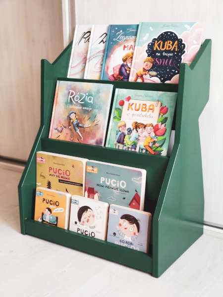 półka na książki dla dziecka montessori